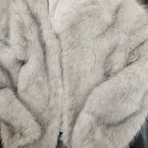 Faux Fur Jacket SIZE M Sleeve Cream/taupe two shades Color NEW for Holidays!